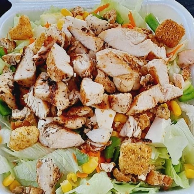 Ensalada Bar Grande con Pollo