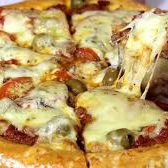 Presunto, Molho a Bolonhesa, mussarela e Parmesão