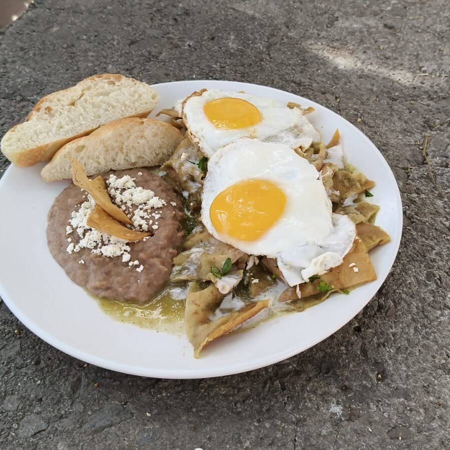 Chilaquiles Verdes Con 2 Huevos