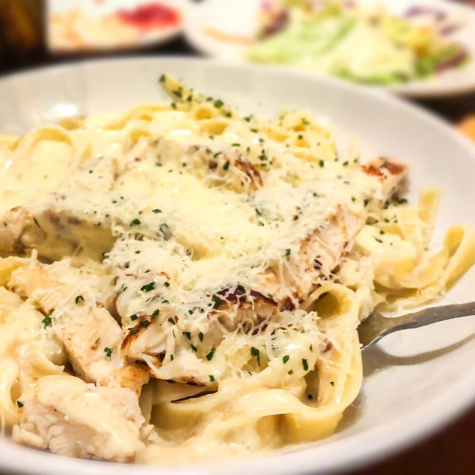 FETTUCCINE ALFREDO