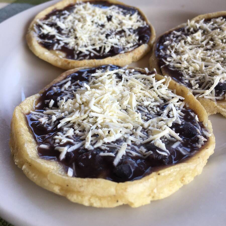 Picadita con Frijoles