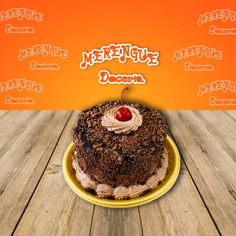Serve 2 pessoas, bolo com 1 camada de recheio com massa de chocolate artesanal com recheio de uma deliciosa mousse de chocolate com gotas de chocolate, com cobertura de chantilly de chocolate e uma ganache de chocolate ao leite com raspas de chocolate.