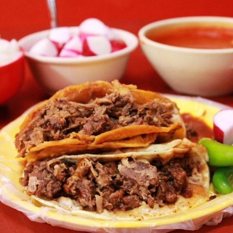 Taco Blando de Birria de Res.