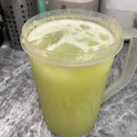 Agua de Piña con Apio 1/2
