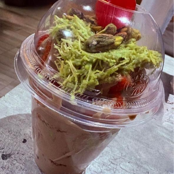 FRESAS DUBAI CHOCOLATE DE LECHE