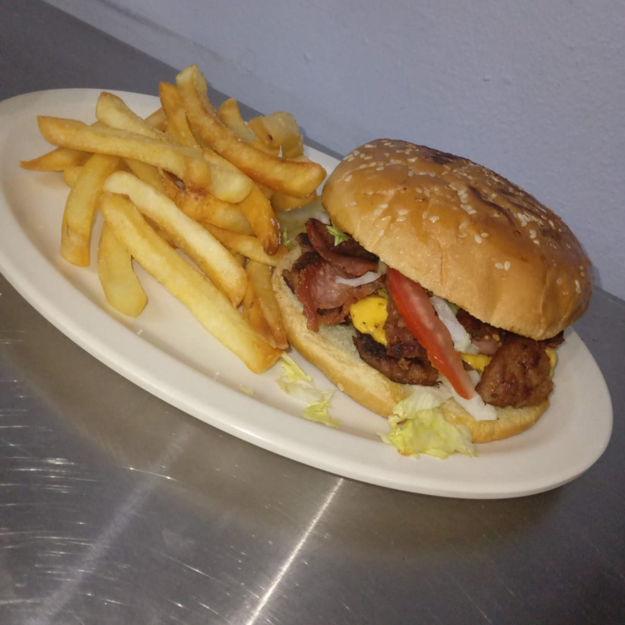 1 hamburguesas sencillas con papas.