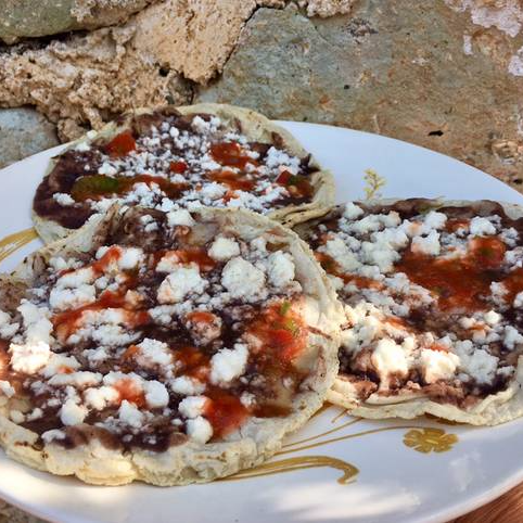 memela de quesillo