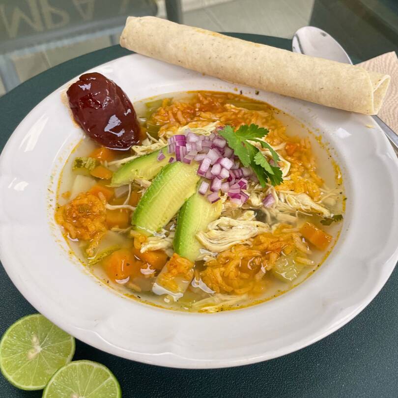 Caldo de pollo