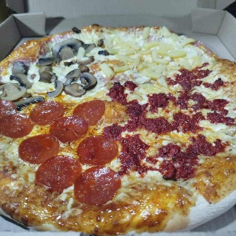 PIZZA GRD 4 ESTACIONES CLASICA + PAPAS + PAN C/AJO