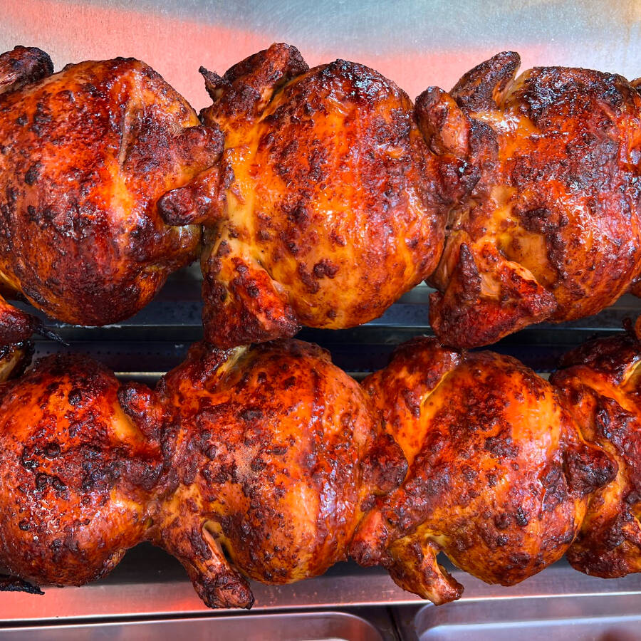 2Pollos Rostizados + 1/2Pollo Rostizado de Regalo