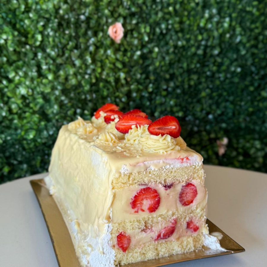 Massa Branca, Torta de ninho com morangos, recheio de ninho com morangos