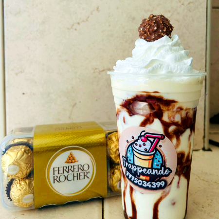Fresas con Crema y Ferrero Grandes