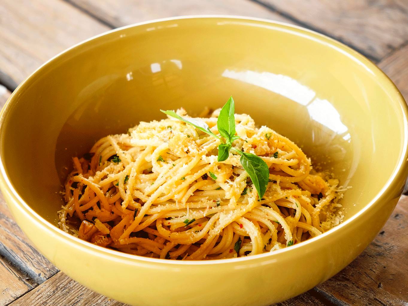 Spaghetti Aglio, Olio e Peperoncino + Focaccia