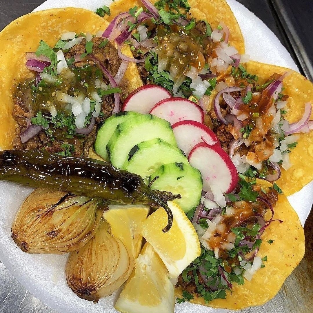 Combo 3 Tacos de Pastor + 2 de Bistec + PEPSI