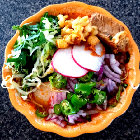 2 Pozoles Rojos Zacatecano Gde. Con Carne y Bebida