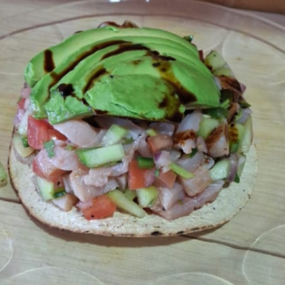 TOSTADA CEVICHE DE CAMARON