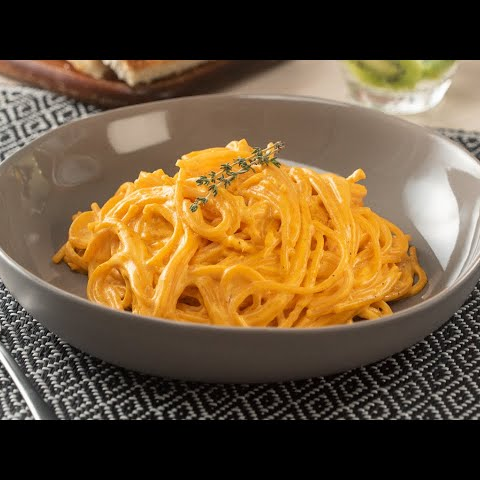 ESPAGUETI CON SALSA DE PIMIENTO MORRÓN