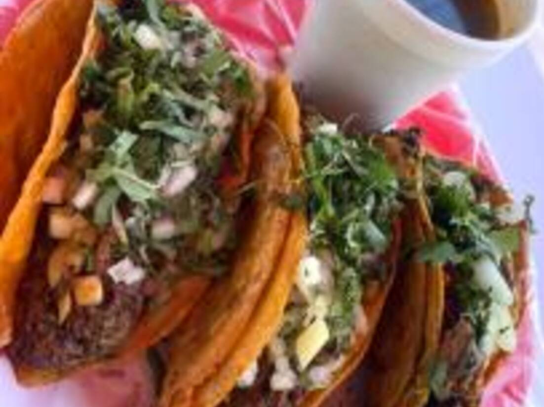 Taqueria y Birrieria López 2