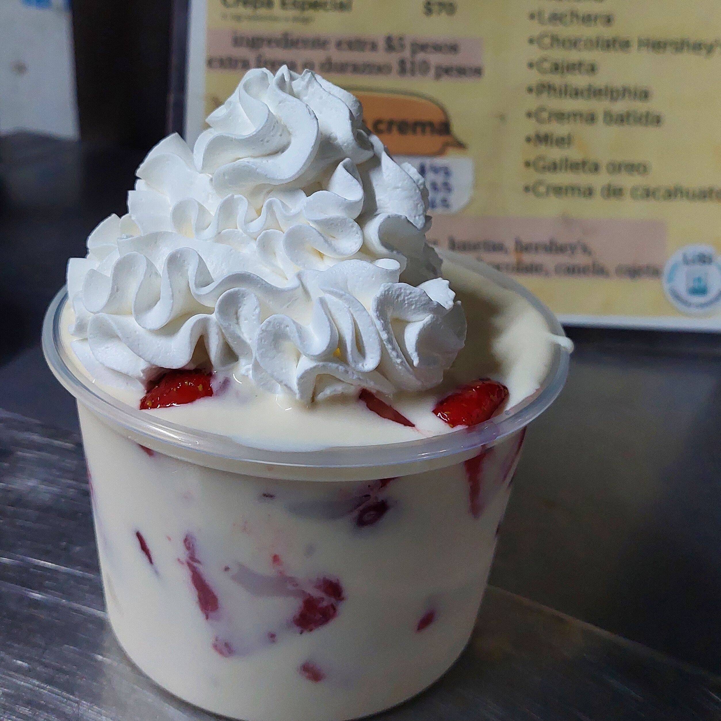 Fresas con Crema Medio Litro