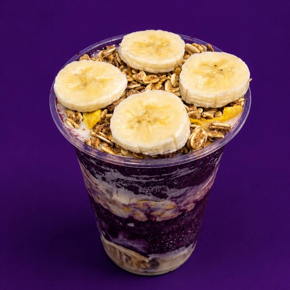 Açai + leite condensado +granola+ banana