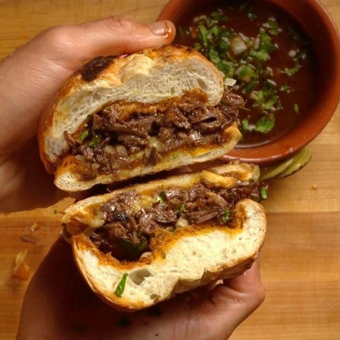 Torta de Birria