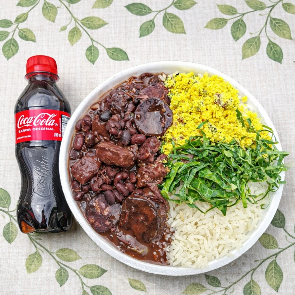 Feijoada Simples arroz, couve e farofa