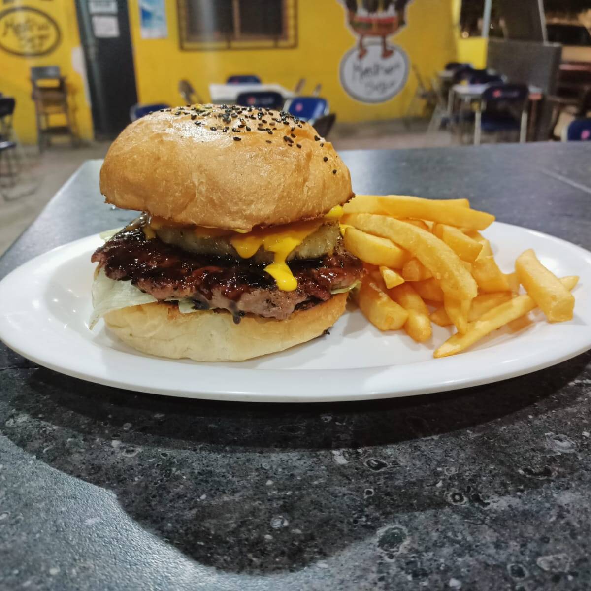 Hawaiana Burger (150 gr.) Con Papas