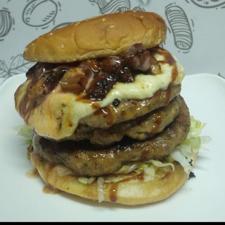 HAMBURGUESA ARTESANAL TRIPLE CARNE