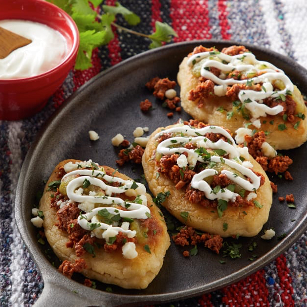 Tlacoyos de Frijol con costilla Orden (3)
