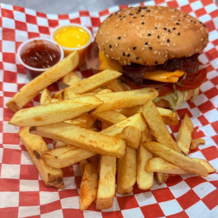 HAMBURGUESA CLÁSICA