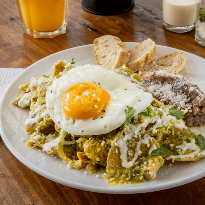 Chilaquiles con Huevo