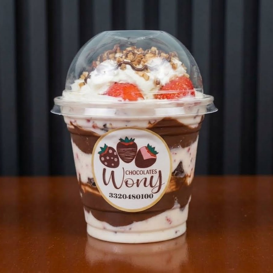Fresas con Chocolate y Crema vaso