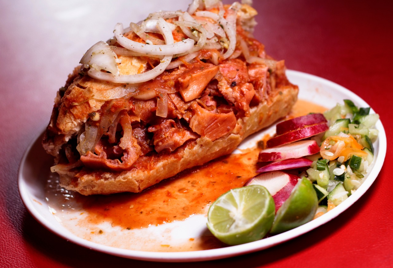Torta Ahogada + 2 Tacos Dorados