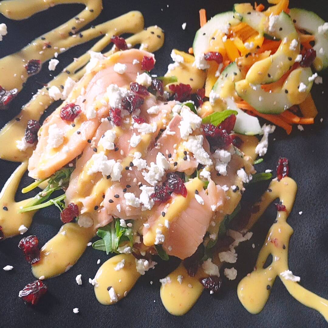 Salmon Toast, QuesoCabra+Arandanos+Ensalada