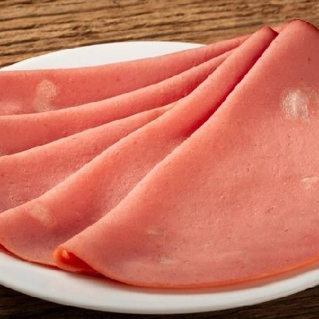 Na Century, temos orgulho em oferecer frios e embutidos de qualidade superior, aliados a preços altamente competitivos. Ideais para criar sanduíches sofisticados, preparar aperitivos ou simplesmente apreciar puro, nossos produtos convidam você a saborear a excelência em cada detalhe.