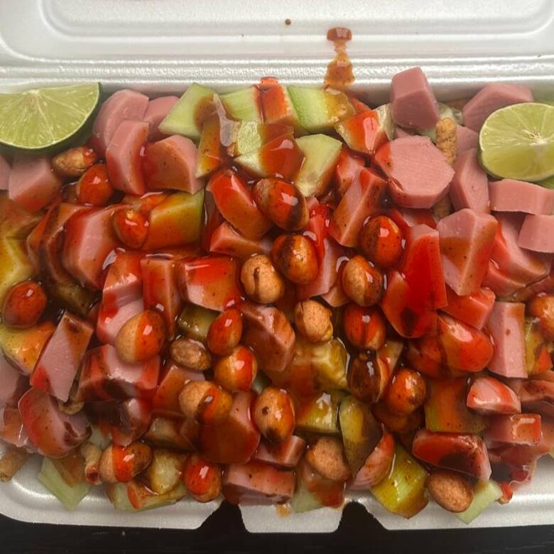 CHAROLA INDIVIDUAL TOSTITOS CEVICHE DE SALCHICHA