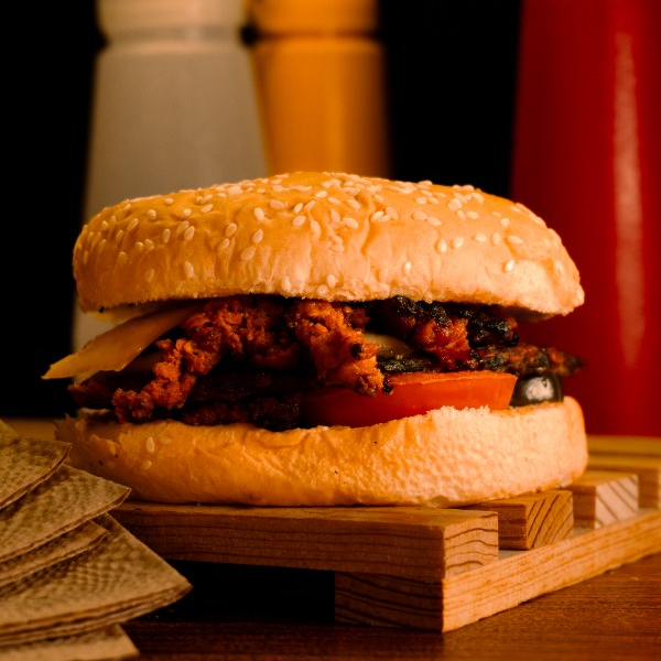 Uroboros (Hamburguesa con Chorizo)