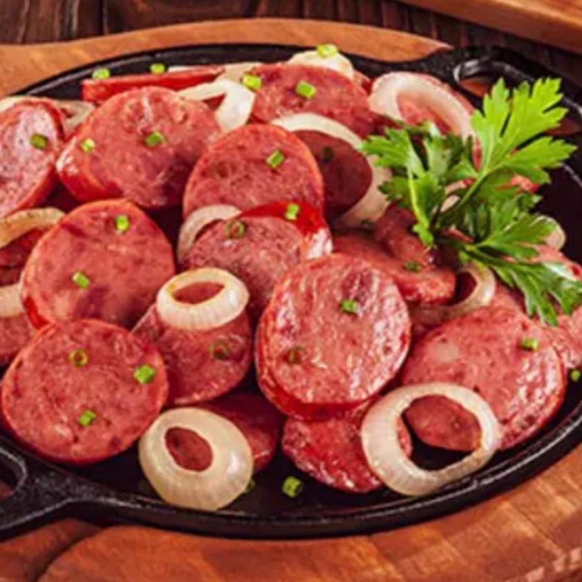 calabresa com cebola e cebolinha