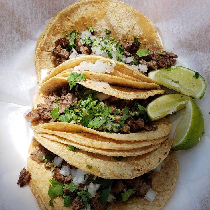 Orden de 5 Tacos + Agua Natural de Jamaica