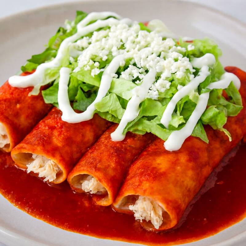Enchiladas Rojas de Deshebrada de Res (5 piezas)