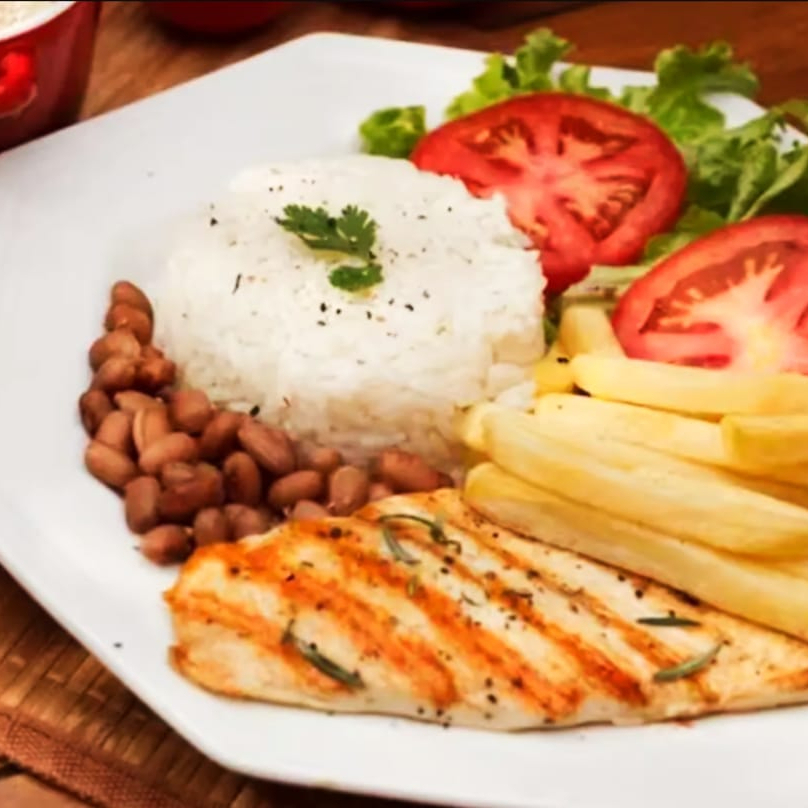 Acompanha - Arroz, feijão, fritas