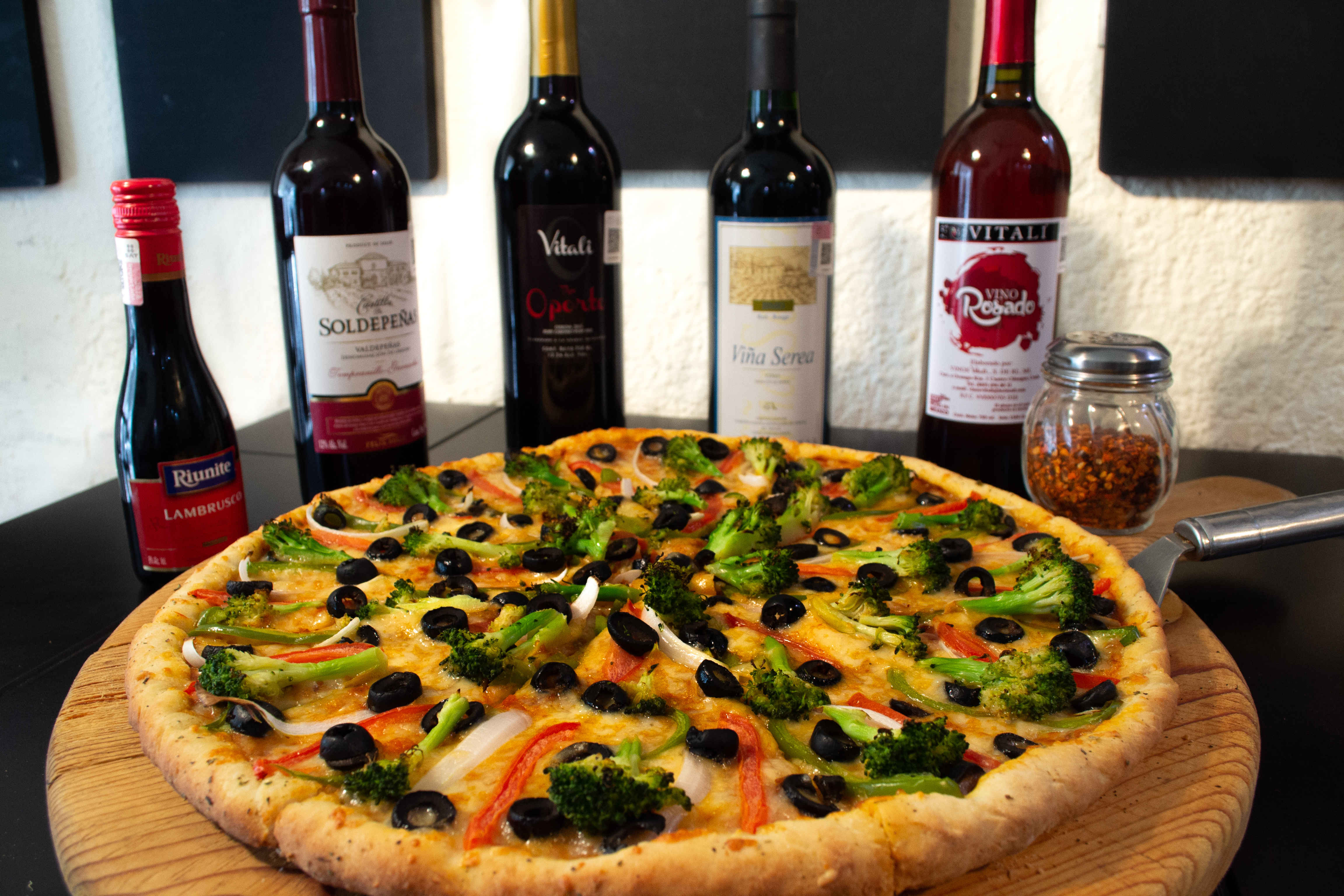 Pizza Personal 8 Pulgadas con 5 Ingredientes