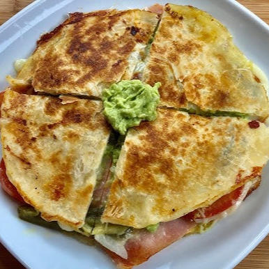 SINCRONIZADA CON CARNE