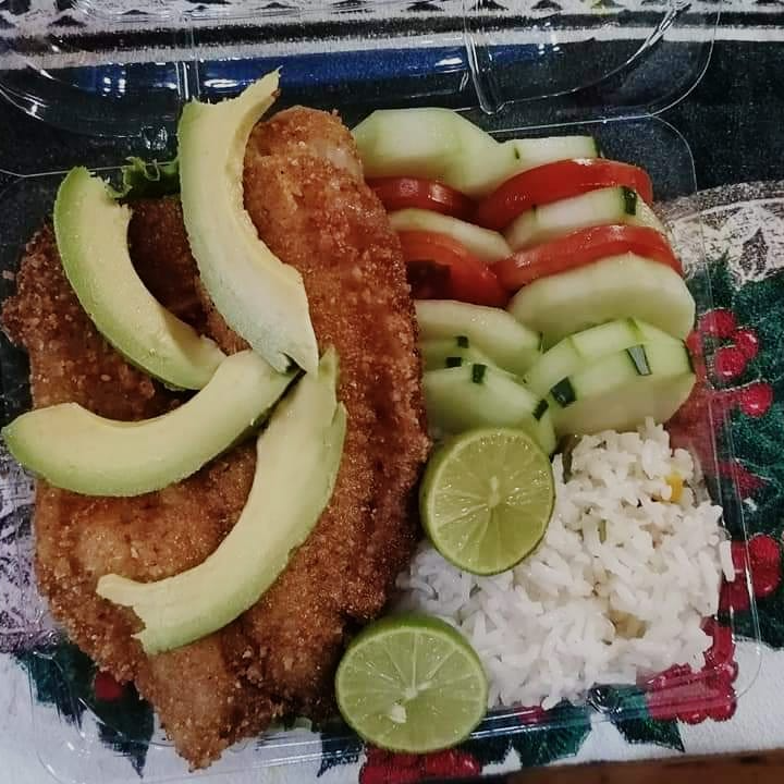 FILETE DE PESCADO EMPANIZADO CON PAPAS