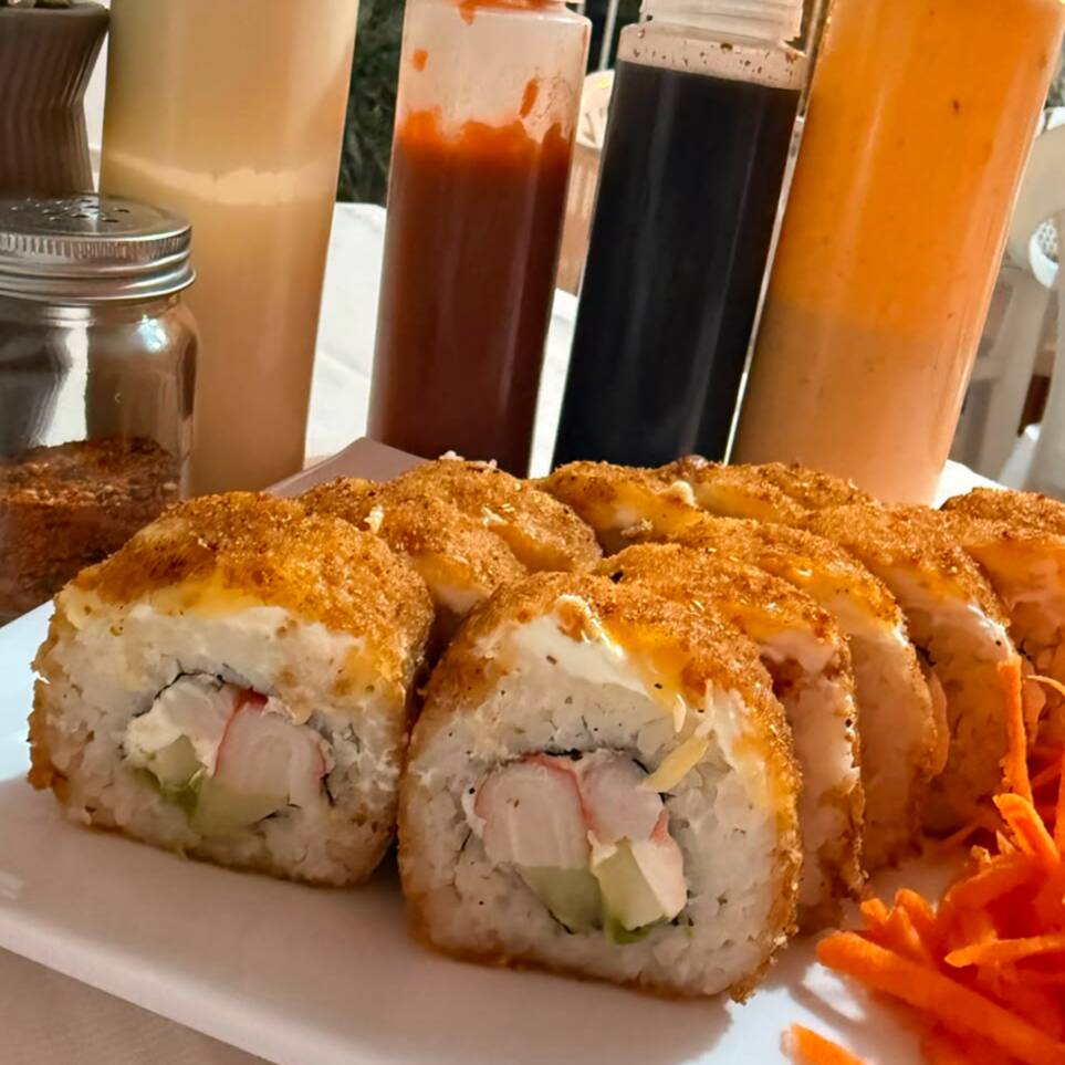 3 Rollos, Tres Quesos + 1 Litro de Té