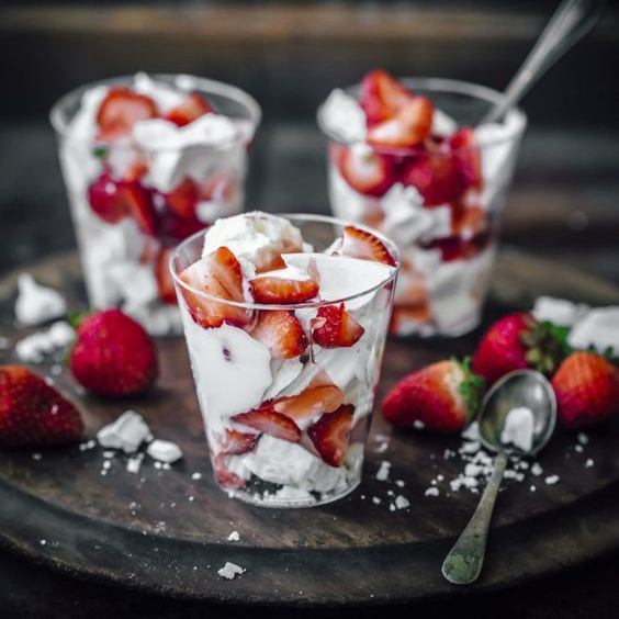 Vaso Chico de Fresas con Crema