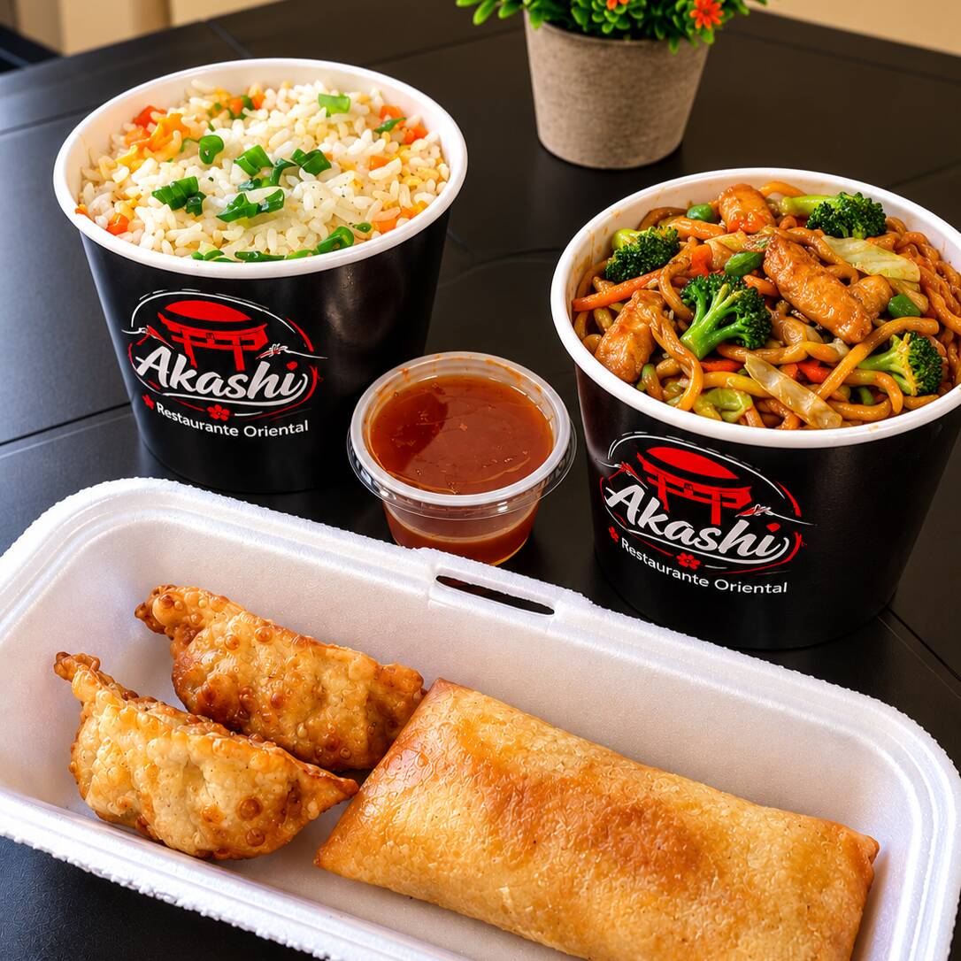 Nosso executivos de Yakisoba acompanha, Yakisoba, arroz branco ou Yakimesh, 2 gyoza e 1 rolinho primavera