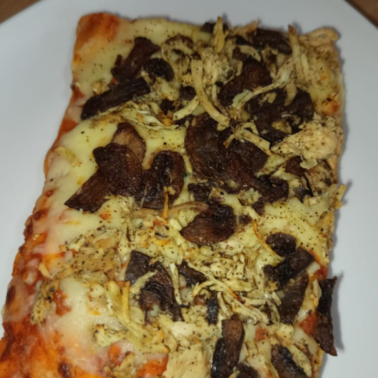 Pizza Pollo Champiñones Personal