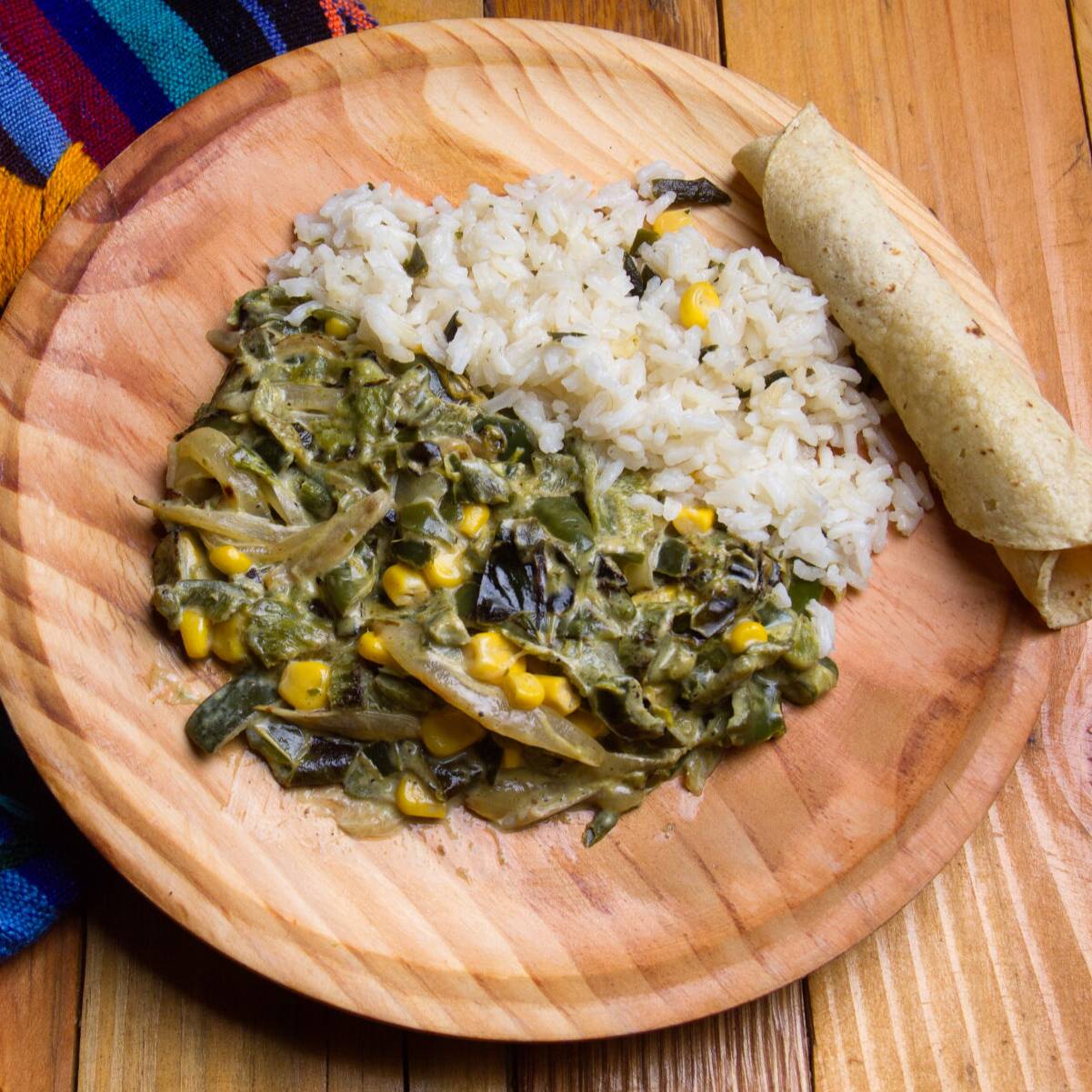 Rajas con Crema y Pollo