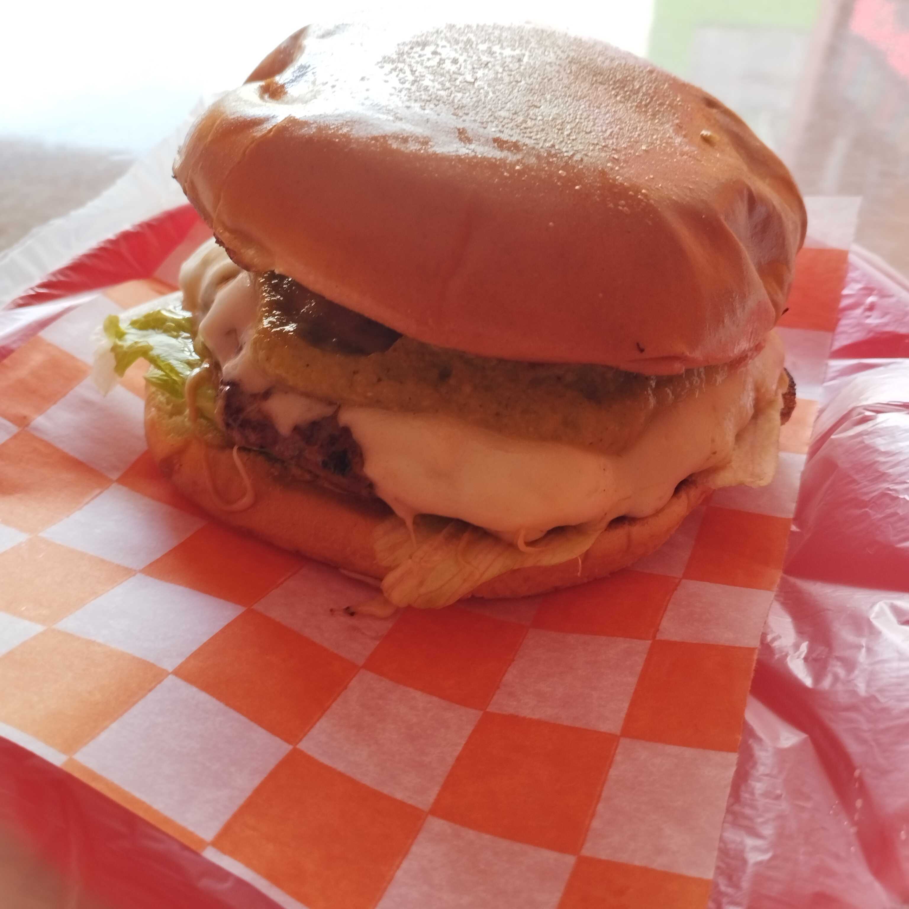 Combo Guacamole Burger+ Papas +Refresco